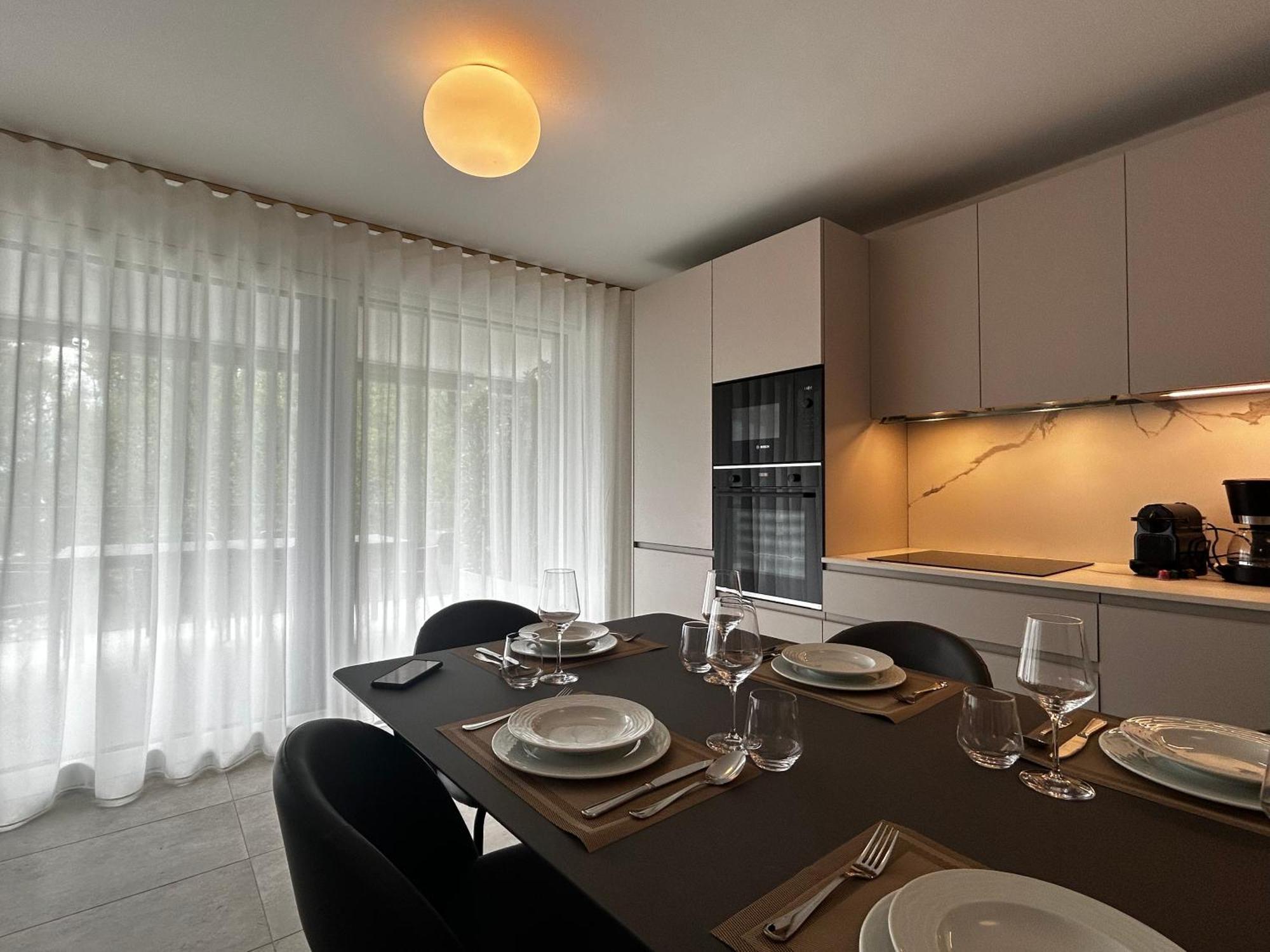 Family Apartment, Near The Beach Whit Private Park Locarno Exterior photo