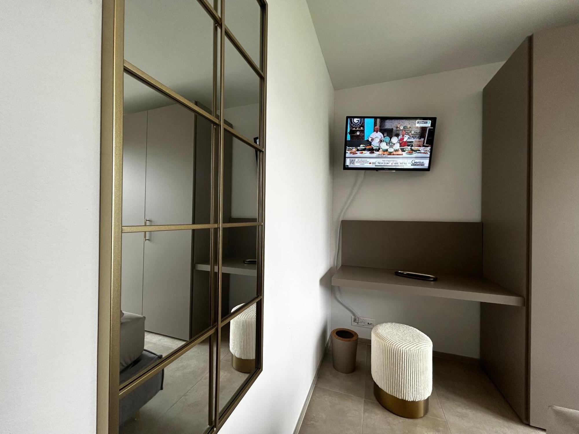 Family Apartment, Near The Beach Whit Private Park Locarno Exterior photo