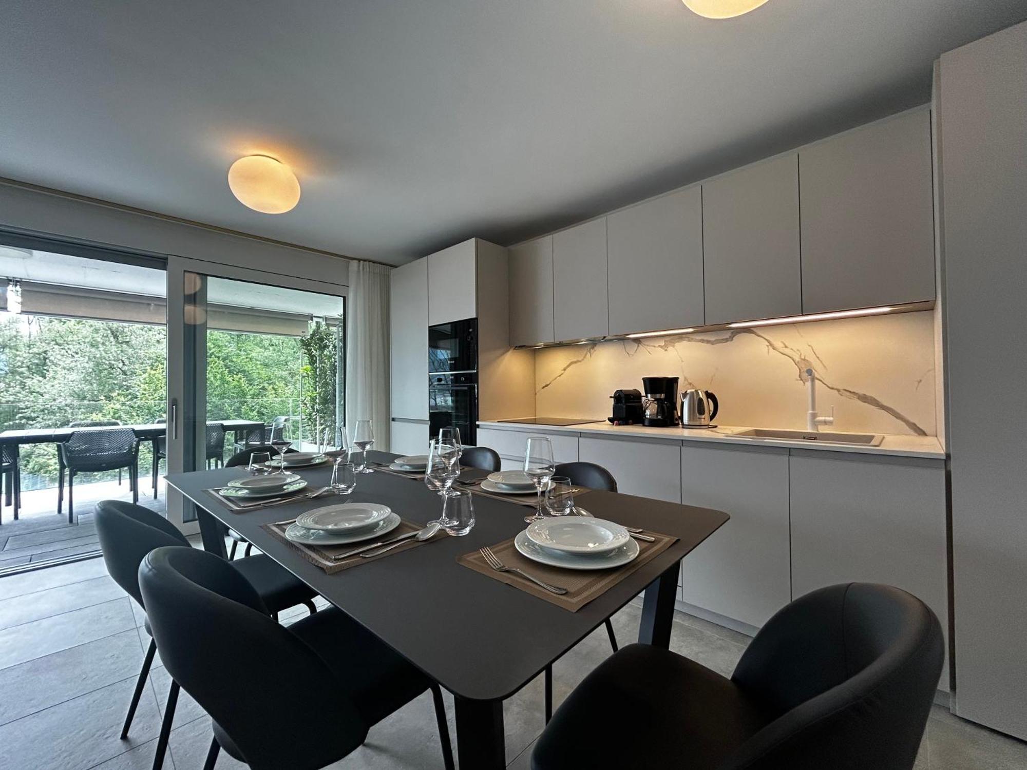 Family Apartment, Near The Beach Whit Private Park Locarno Exterior photo