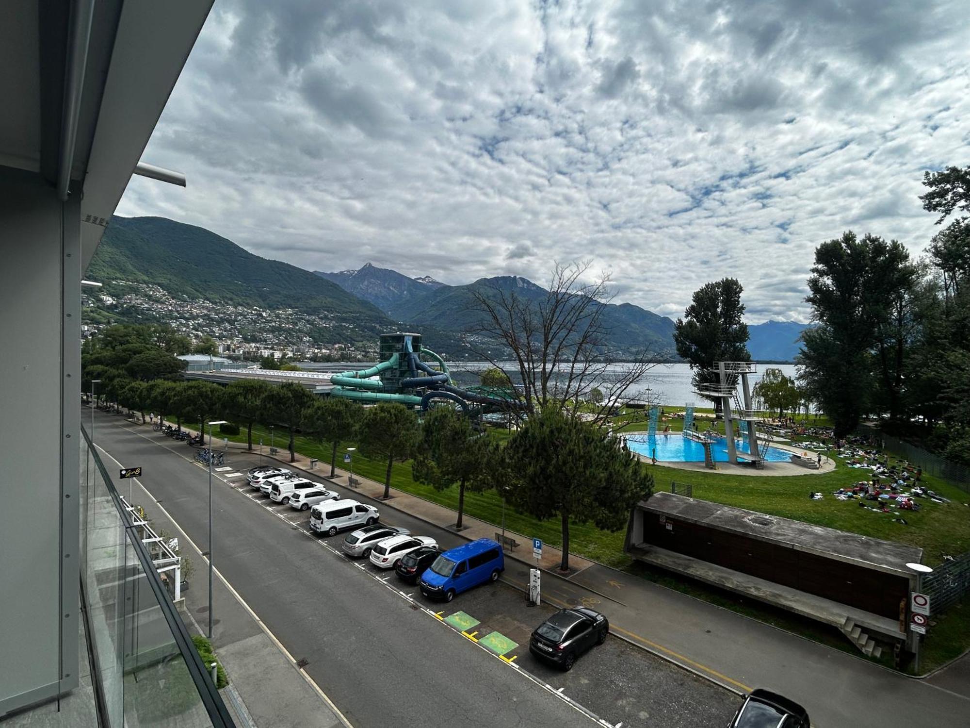 Family Apartment, Near The Beach Whit Private Park Locarno Exterior photo